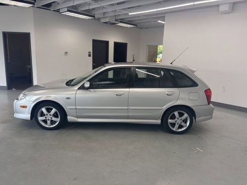 Used 2003 MAZDA Protege5 FWD image 5
