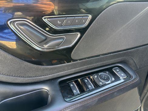Used 2020 Lincoln Aviator AWD image 14