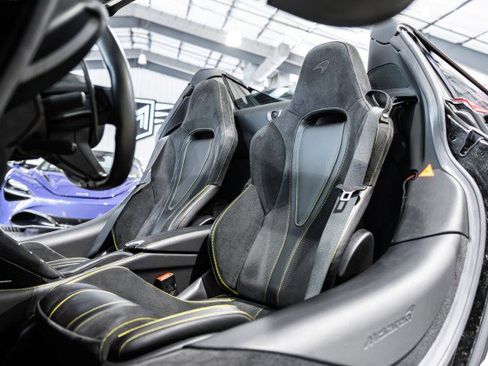 Used 2022 McLaren 720S Performance RWD image 30