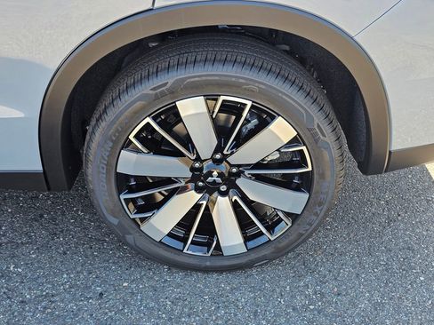 New 2026 Mitsubishi Outlander SE AWD/4WD image 9