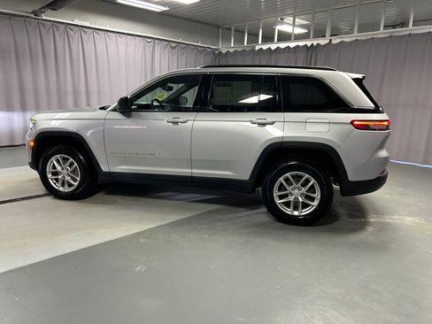 Used 2024 Jeep Grand Cherokee Laredo X w/ Luxury Tech Group I image 4