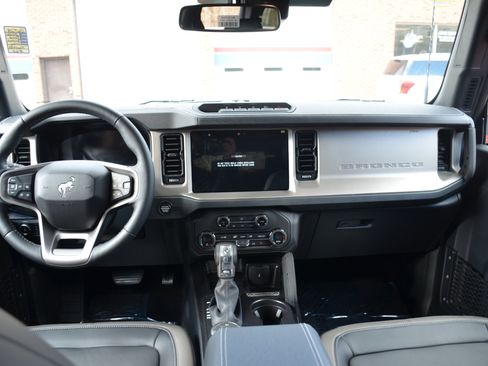 New 2026 Ford Bronco Outer Banks w/ Sasquatch Package AWD/4WD image 20