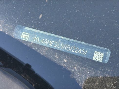 Used 2024 Buick Encore GX Sport Touring image 2