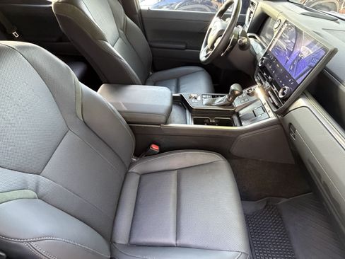 Used 2024 Lexus GX 550 AWD/4WD image 44