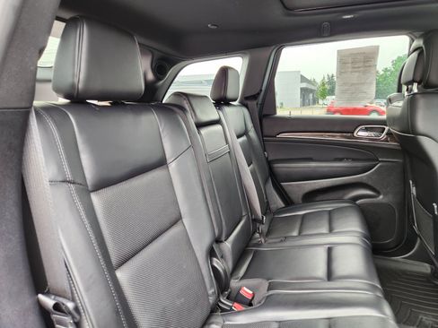 Used 2018 Jeep Grand Cherokee Overland AWD/4WD image 15