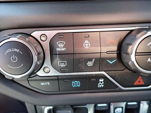 Used 2024 Jeep Wrangler High Altitude AWD/4WD image 20