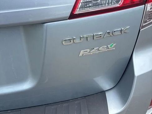 Used 2013 Subaru Outback 2.5i Limited AWD/4WD image 21