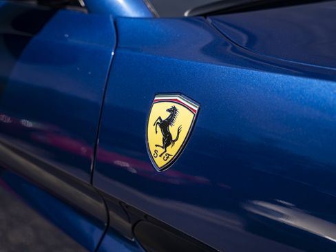 Used 2019 Ferrari Portofino image 17