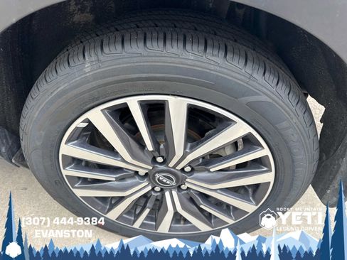 Used 2023 Nissan Kicks SR w/ Interior Electronics Package FWD image 17