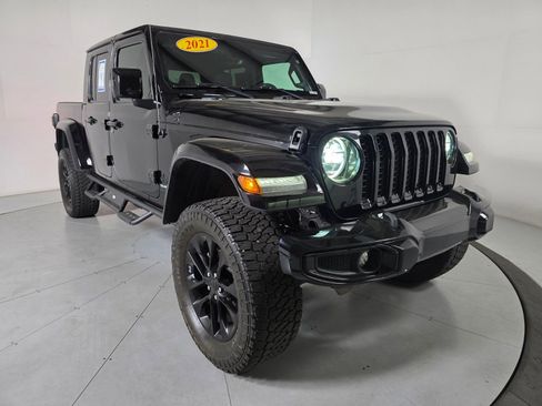 Used 2021 Jeep Gladiator Overland AWD/4WD image 8