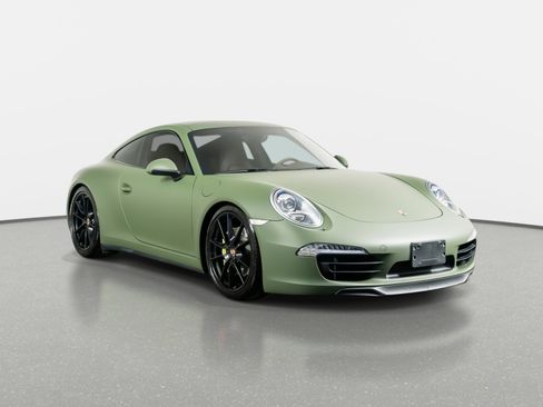 Used 2013 Porsche 911 Carrera 4S image 4