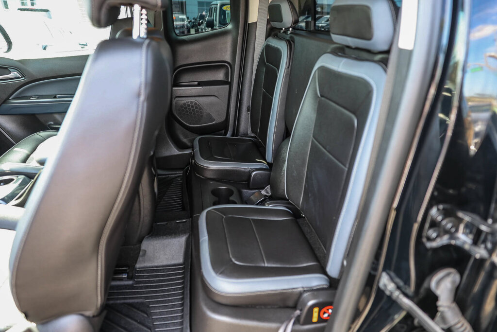 Used 2018 Chevrolet Colorado Z71 w/ Z71 Midnight Edition AWD/4WD image 13