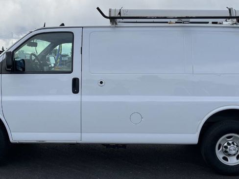 Used 2014 Chevrolet Express 2500 image 8