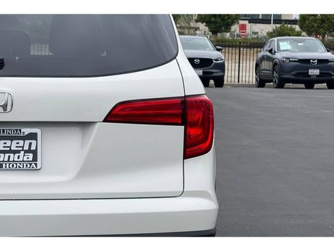 Certified 2018 Honda Pilot EX image 16
