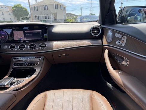 Used 2018 Mercedes-Benz E 300 4MATIC image 28