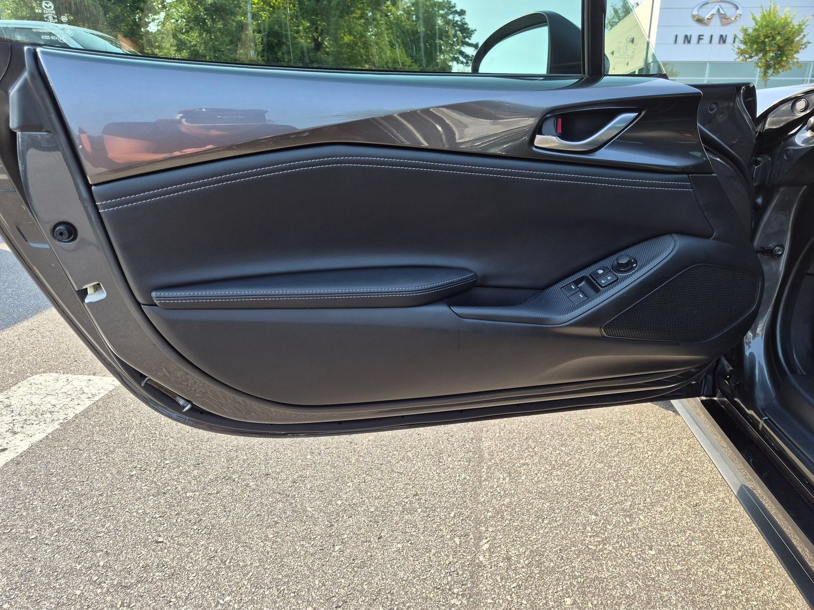 Used 2025 MAZDA MX-5 Miata Grand Touring w/ Weather Package RWD image 12
