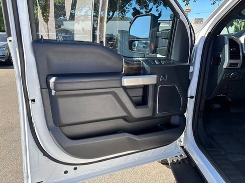 Used 2022 Ford F350 Lariat w/ Tremor Off-Road Package AWD/4WD image 15