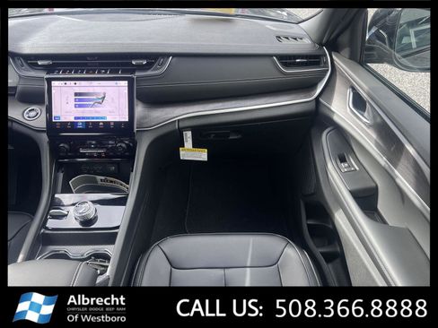 New 2025 Jeep Grand Cherokee Limited image 17