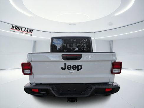 New 2026 Jeep Gladiator Sport image 4