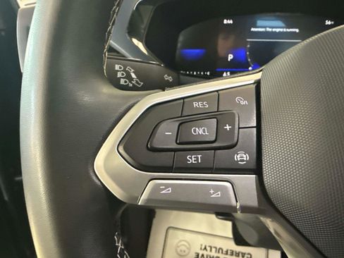 Used 2022 Volkswagen Taos SE w/ Panoramic Sunroof Package image 29