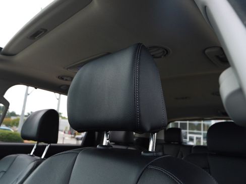 Used 2024 Kia Telluride EX w/ EX Captain's Chair Package FWD image 23