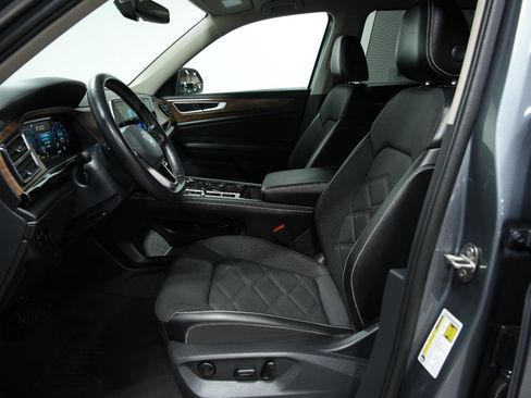 Used 2024 Volkswagen Atlas SE image 26