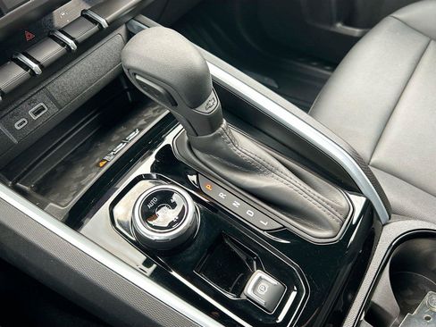 Used 2025 Chevrolet Colorado Trail Boss AWD/4WD image 26