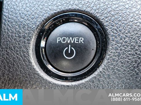 Used 2025 Toyota Camry SE image 42