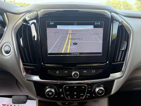 Used 2018 Chevrolet Traverse LT image 16