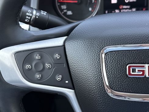 Used 2023 GMC Acadia SLT w/ Preferred Package AWD/4WD image 23