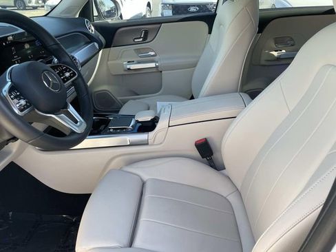 Used 2023 Mercedes-Benz EQB 300 4MATIC image 32