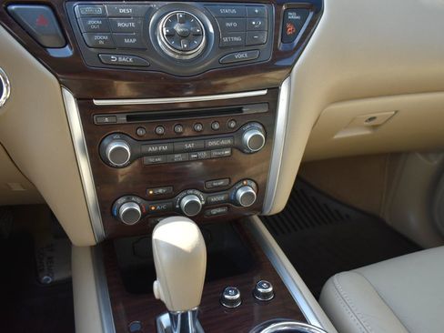 Used 2014 Nissan Pathfinder Platinum w/ Platinum Premium Package AWD/4WD image 22