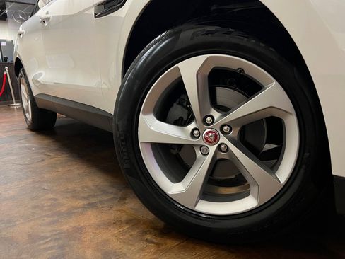 Used 2020 Jaguar F-PACE Premium image 42