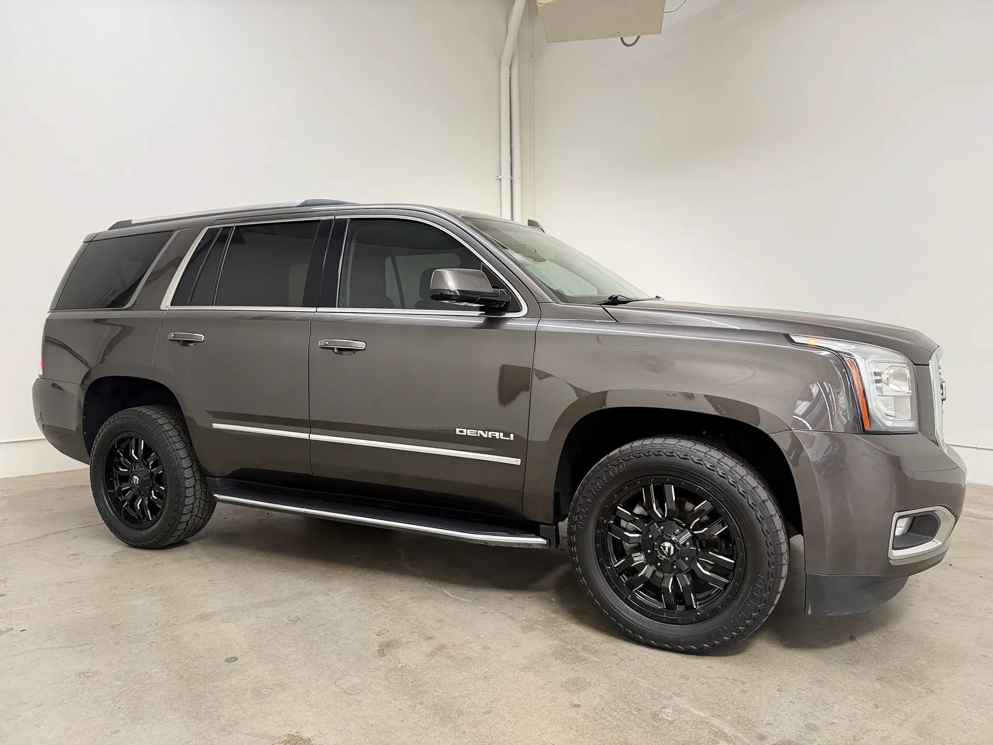 Used 2019 GMC Yukon Denali w/ Open Road Package AWD/4WD image 4