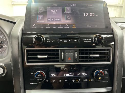 Used 2024 INFINITI QX80 Luxe AWD/4WD image 17