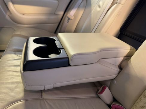 Used 2009 Lincoln MKS AWD image 22