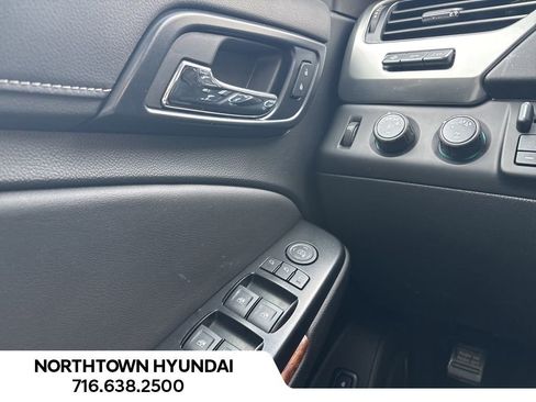 Used 2019 Chevrolet Tahoe Premier w/ RST Edition image 31