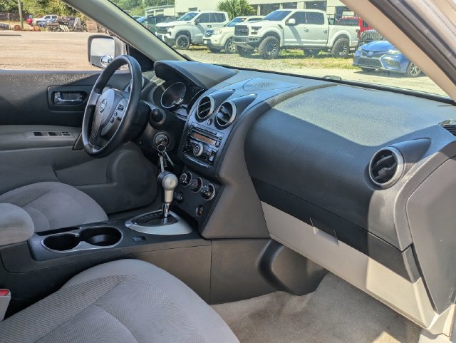 Used 2013 Nissan Rogue S FWD image 26