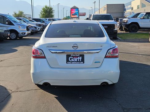 Used 2014 Nissan Altima 2.5 S w/ Display Audio Package FWD image 7