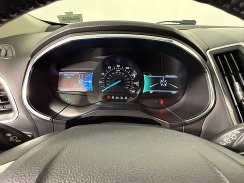 Used 2019 Ford Edge Titanium w/ Equipment Group 301A FWD image 18