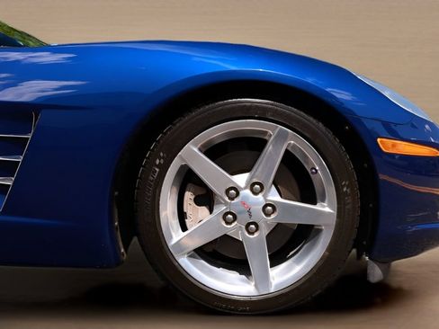 Used 2006 Chevrolet Corvette Coupe w/ Preferred Equipment Group RWD image 20