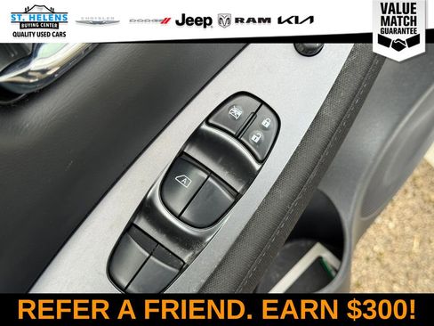 Used 2022 Nissan Leaf S image 18