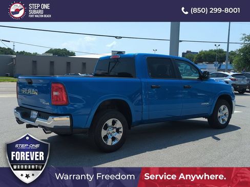 Used 2025 RAM 1500 Big Horn AWD/4WD image 7