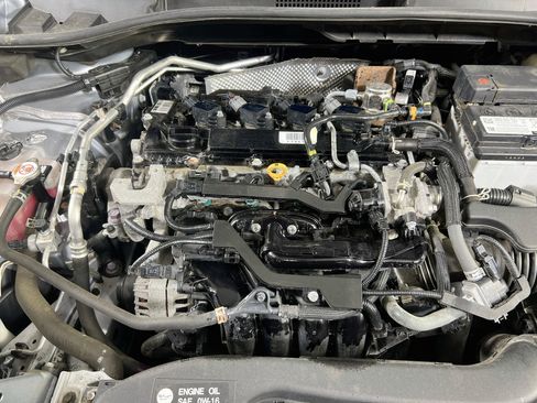 Used 2022 Toyota Corolla Cross LE AWD/4WD image 27