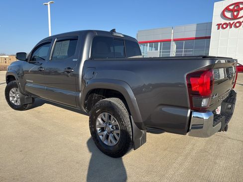 Certified 2019 Toyota Tacoma SR5 image 5