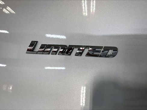 Used 2024 Toyota 4Runner Limited image 8