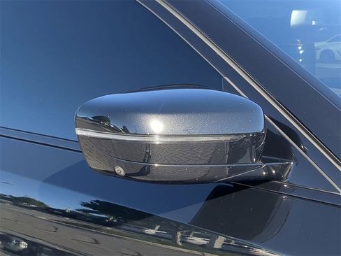 Used 2022 BMW M550i xDrive w/ Executive Package image 13