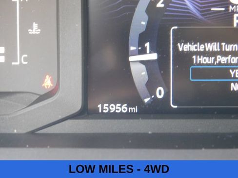 Used 2024 Toyota Tacoma SR5 AWD/4WD image 15