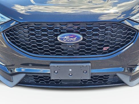 Used 2019 Ford Edge ST w/ Equipment Group 401A AWD/4WD image 3