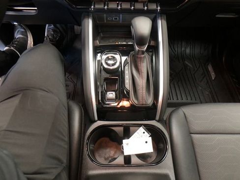 Used 2025 Chevrolet Colorado Z71 w/ Technology Package image 19